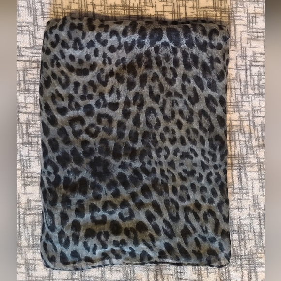 ❣️ Infinity Scarf ❣️BOGO - Picture 3 of 4